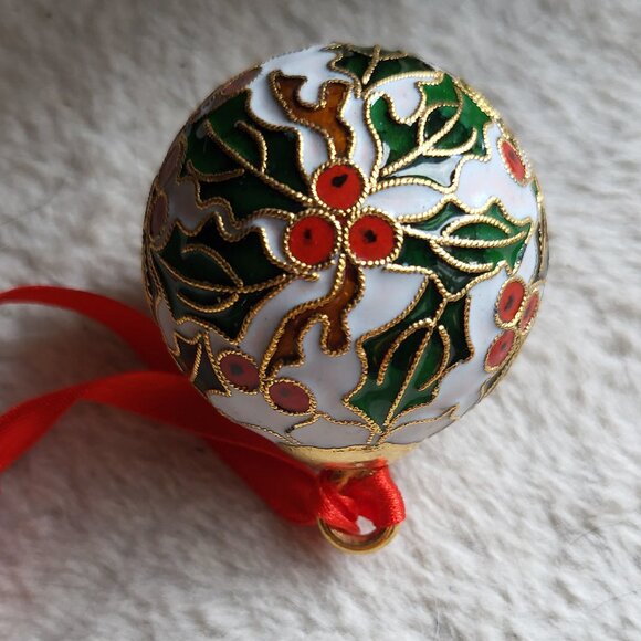 Vintage Cloisonné Style Christmas Ball Ornament White Green Red Gold trim GUC - Picture 3 of 5